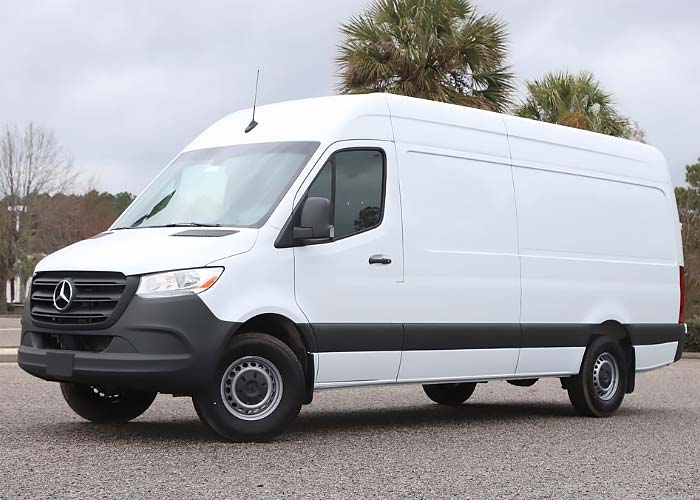 Campervan Sizes and Types 26 Large Campervan: Mercedes-Benz Sprinter